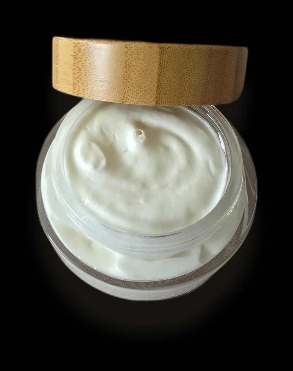 Balsam und Creme nebeneinander